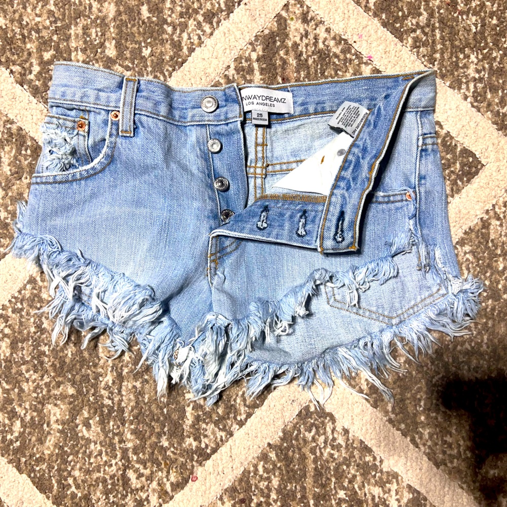 RUNWAYDREAMZ FRAYED SHORTS
